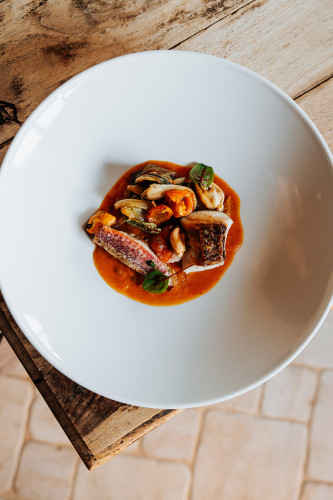 ZUPPETTA DI TRIGLIA, CROSTACEI E POMODORO INVERNALE